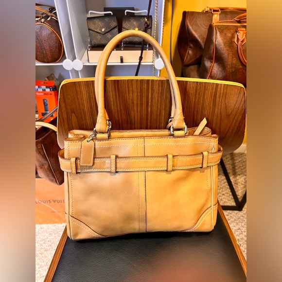 8 Coach all leather vintage shoulder bag - Picture 3 of 13